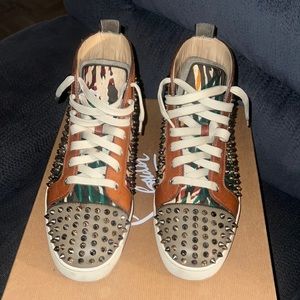 Christian Louboutin, I don’t wear them im just trying to get rid of them.